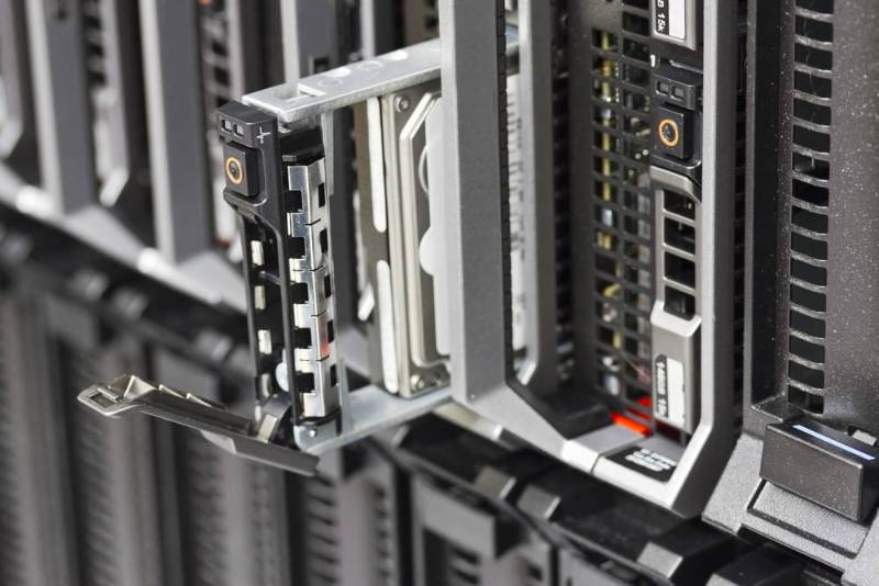 服務(wù)器硬盤